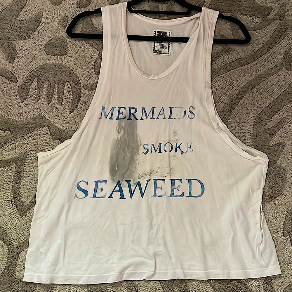 Mermaids 🧜🏼‍♀️ smoke seaweed tank